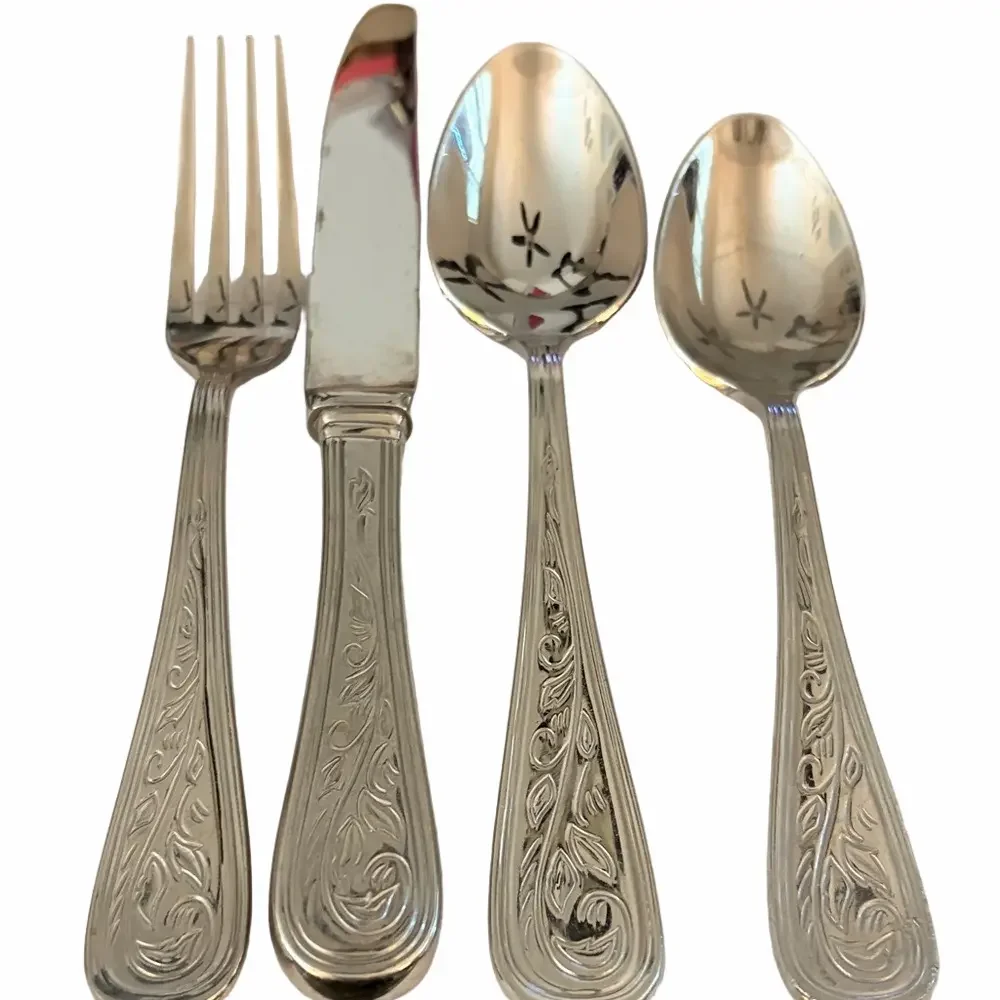 Ralph Lauren 4 set Replacement cutlery stainless Romance pattern pre owned.